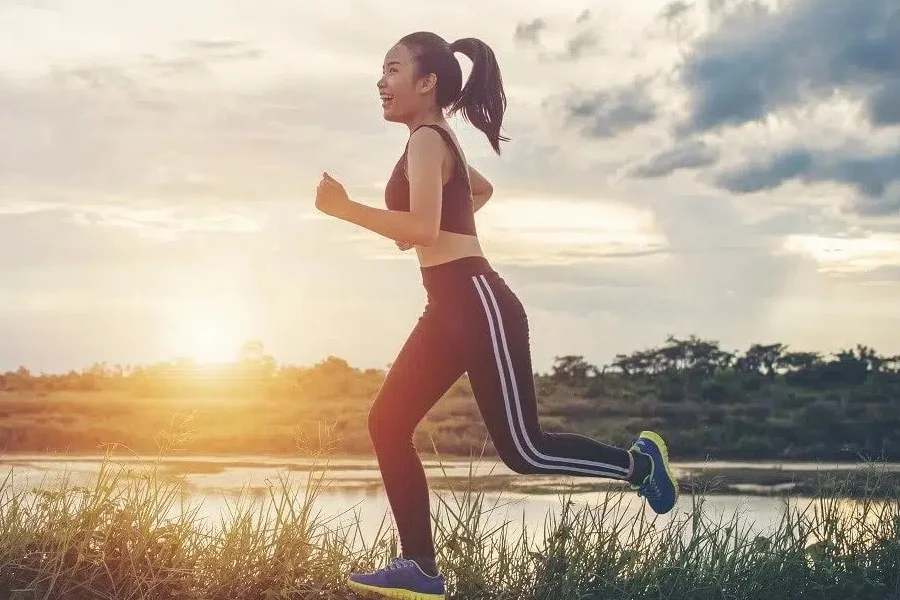 an ngày chịu khó vận động, tập thể dục để tối ngủ ngon